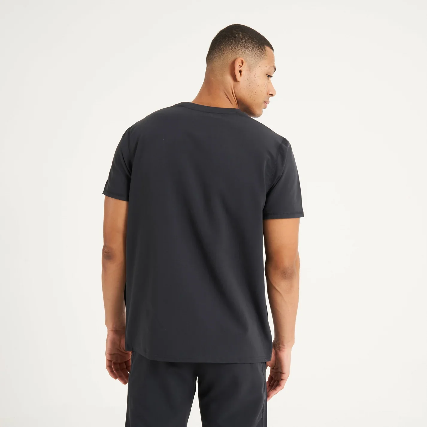 SIMKI Mens Miles Scrub Top - Image 3