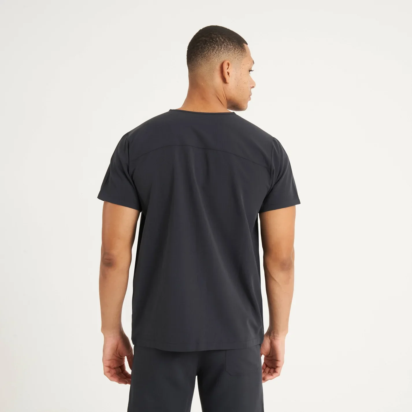 SIMKI Men's Oscar Scrub Top - Image 4